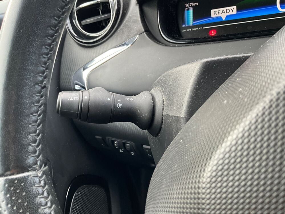 Zo&eacute; R90 ZE 90cv 40KWH CHARGE-NORMALE ZEN ENTRETIEN COMPLET RENAU 2018 occasion 17000 La Rochelle