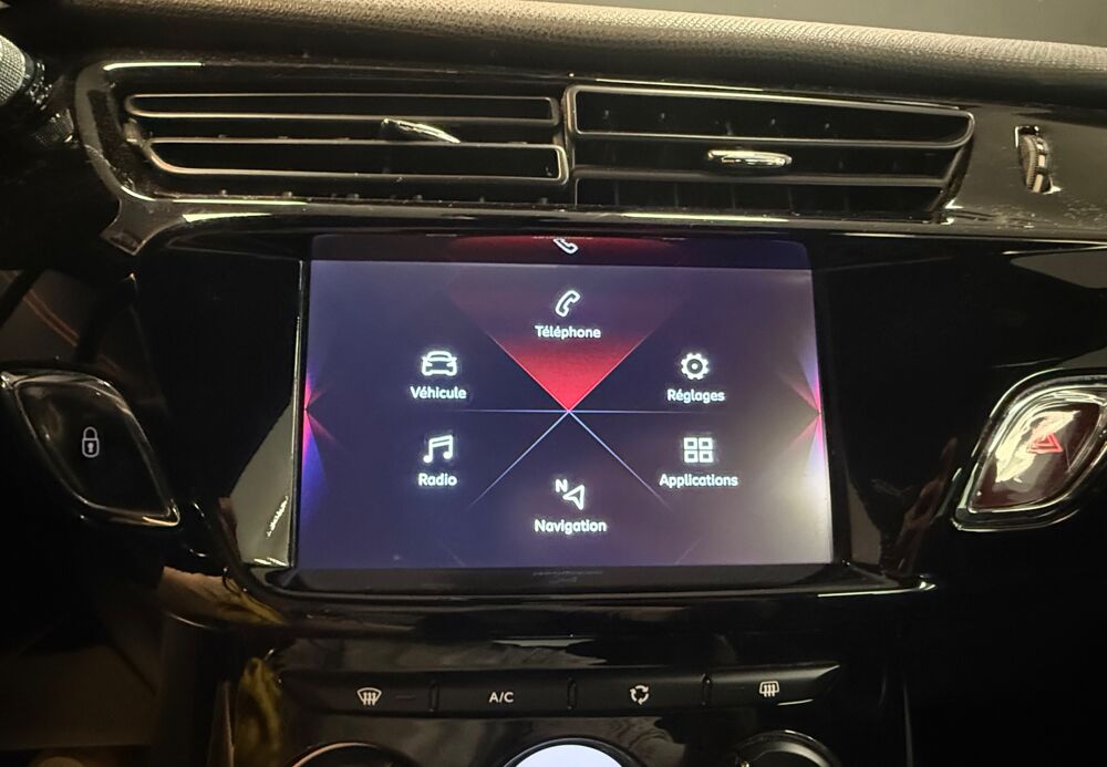 DS3 1.2 PURETECH 110ch Connected Chic / DISTRIBUTION NEUVE 2018 occasion 25300 Pontarlier