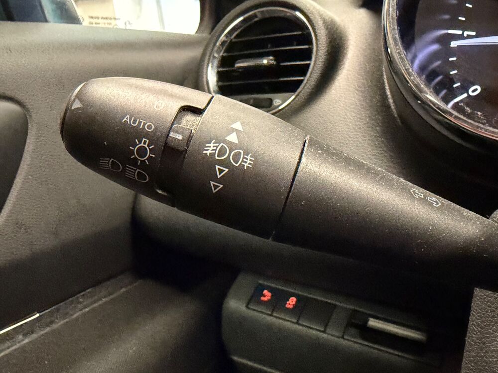 3008 GENERATION-I 1.6 HDI 115 Ch ALLURE GPS/ RADAR DE RECUL 2013 occasion 24750 Tr&eacute;lissac