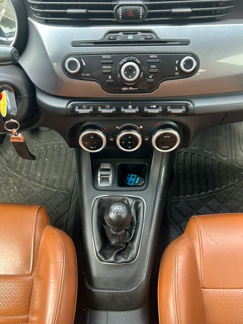 Giulietta 2.0 JTDM 170 CH EXCLUSIVE S&S / DISTRIBUTION + EMBRAYAGE NEU 2012 occasion 40000 Mont-de-Marsan