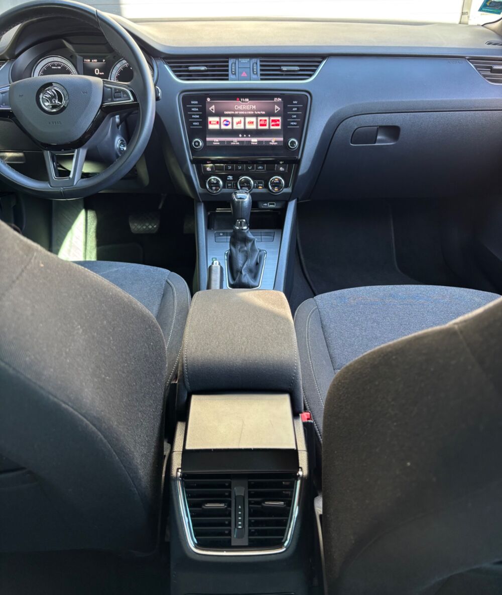 Octavia COMBI 2.0 TDI 150 Ch EDITION - Toit ouvrant - Attelage - Cam 2020 occasion 44220 Cou&euml;ron