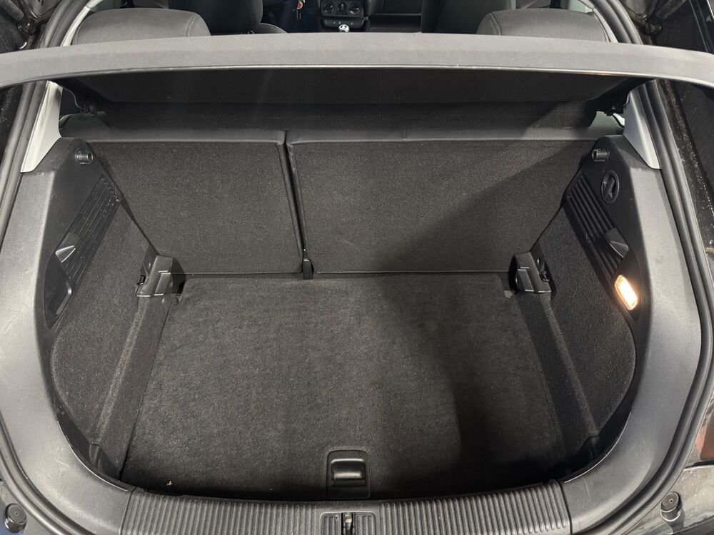 A1 1.2 TFSI 90Ch - AMBIENTE - DISTRIBUTION CHAINE NEUVE - TURBO 2011 occasion 79000 Niort