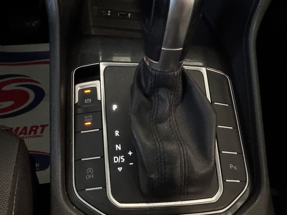Golf 1.6 TDI 115Ch- BLUEMOTION DISTRIBUTION 2025 - INJECTEUR 2025 2018 occasion 79000 Niort
