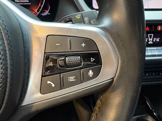 S&eacute;rie 1 1.5 118I 140CH M-SPORT // TOIT OUVRANT // HARMAN KARDON // C 2019 occasion 33320 Eysines