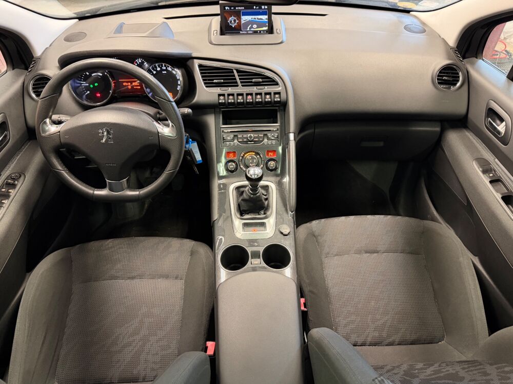 3008 GENERATION-I 1.6 HDI 115 Ch ALLURE GPS/ RADAR DE RECUL 2013 occasion 24750 Tr&eacute;lissac