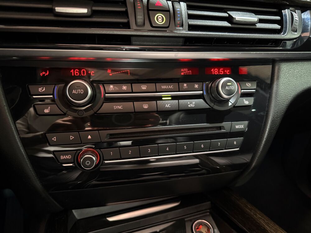 X5 3.5 I 306 CH LOUNGE PLUS XDRIVE BVA / TOIT OUVRANT / VOLANT 2016 occasion 29000 Quimper