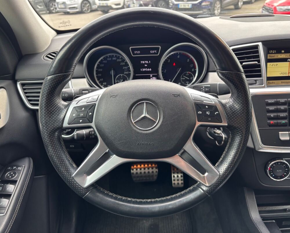 Classe M ML 250 2.2 BLUETEC 205 Ch - Fascination 2012 occasion 44220 Cou&euml;ron