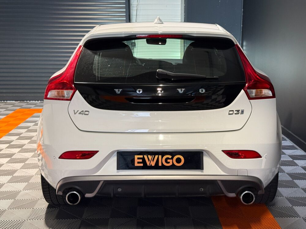 V40 D3 2.0 150 ch R-DESIGN GEARTRONIC6 2017 occasion 65290 Juillan