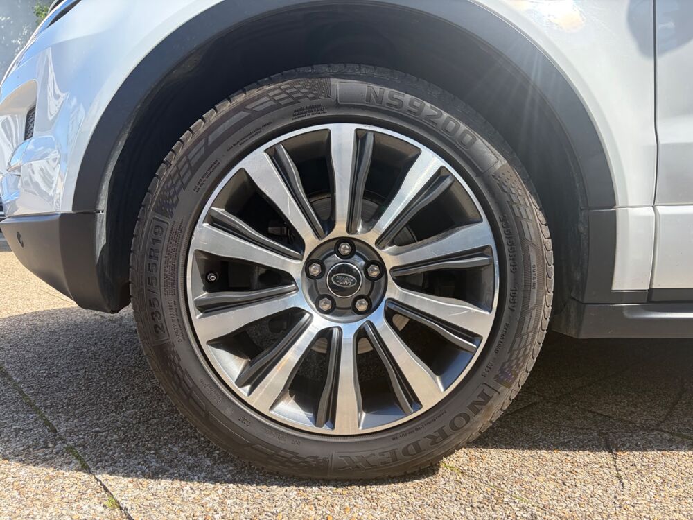 Range Rover Evoque 2.2 TD4 150 BRITISH EDITION 4WD BVA 2015 occasion 69150 D&eacute;cines-Charpieu