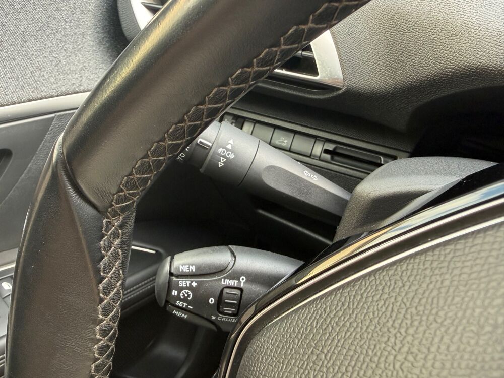 5008 GENERATION-II 1.2 130 CH ALLURE 7P / CARPLAY - CAM DE RECUL 2019 occasion 24750 Tr&eacute;lissac