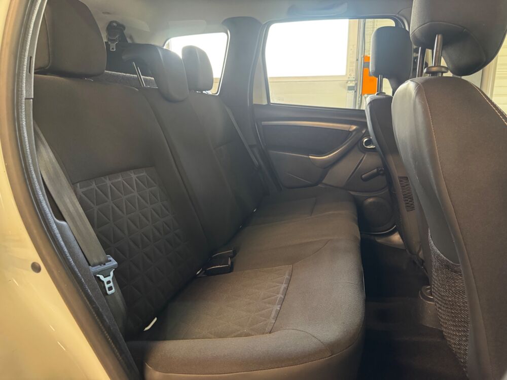 Duster 1.5 DCI 110 Ch - DISTRIBUTION NEUVE 4X2- ATTELAGE 2014 occasion 79000 Niort