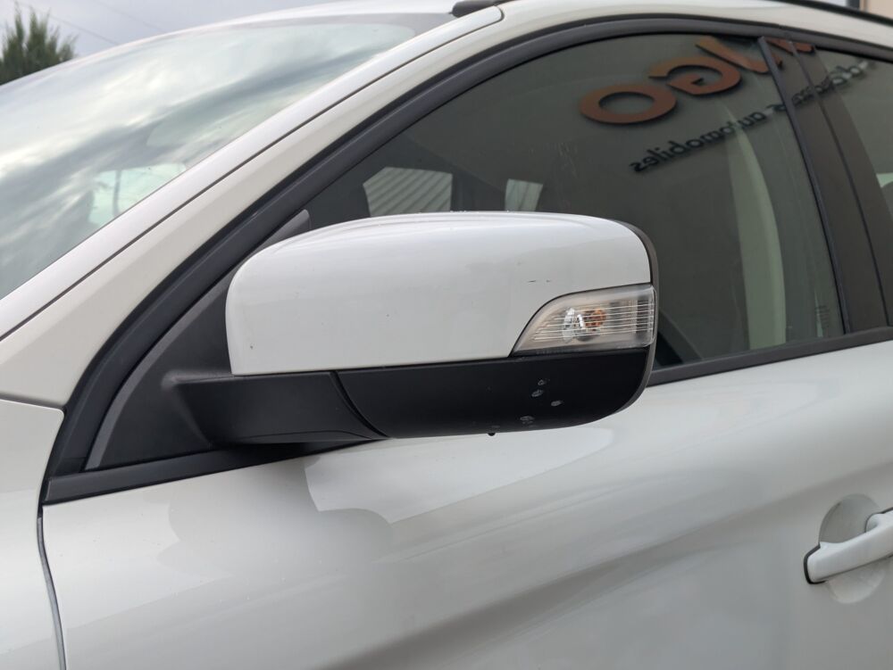 XC60 2.4 D3 165cv KINETIC AWD / PREMIERE MAIN / ATTELAGE / RADAR 2011 occasion 69420 Ampuis