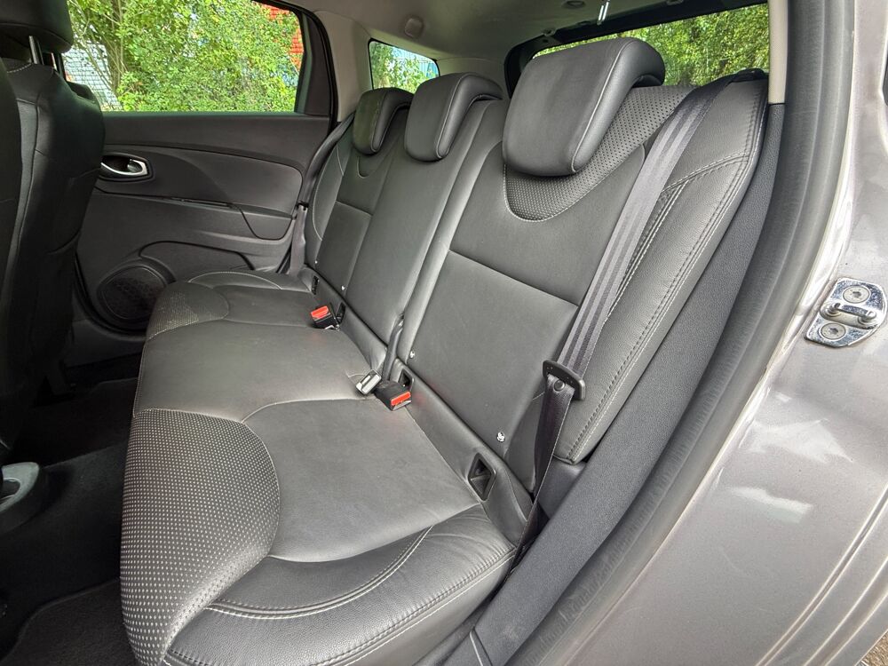Clio 1.5 DCI ICONIC 90CH - CAMERA DE RECUL-SIEGES CHAUFFANT-CLIMA 2016 occasion 76150 Saint-Jean-du-Cardonnay