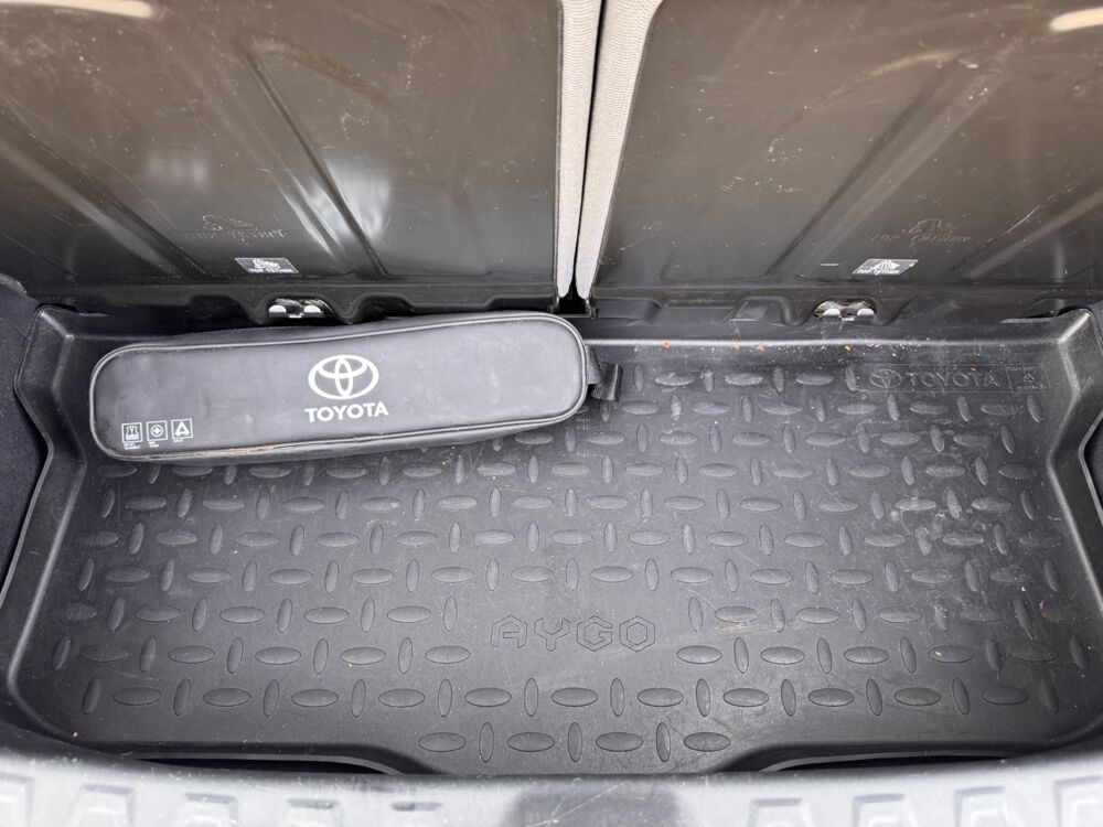 Aygo 1.0 VVTI 70 X-Play X-Shift / CAMERA DE RECUL / CARPLAY / CLI 2021 occasion 26000 Valence