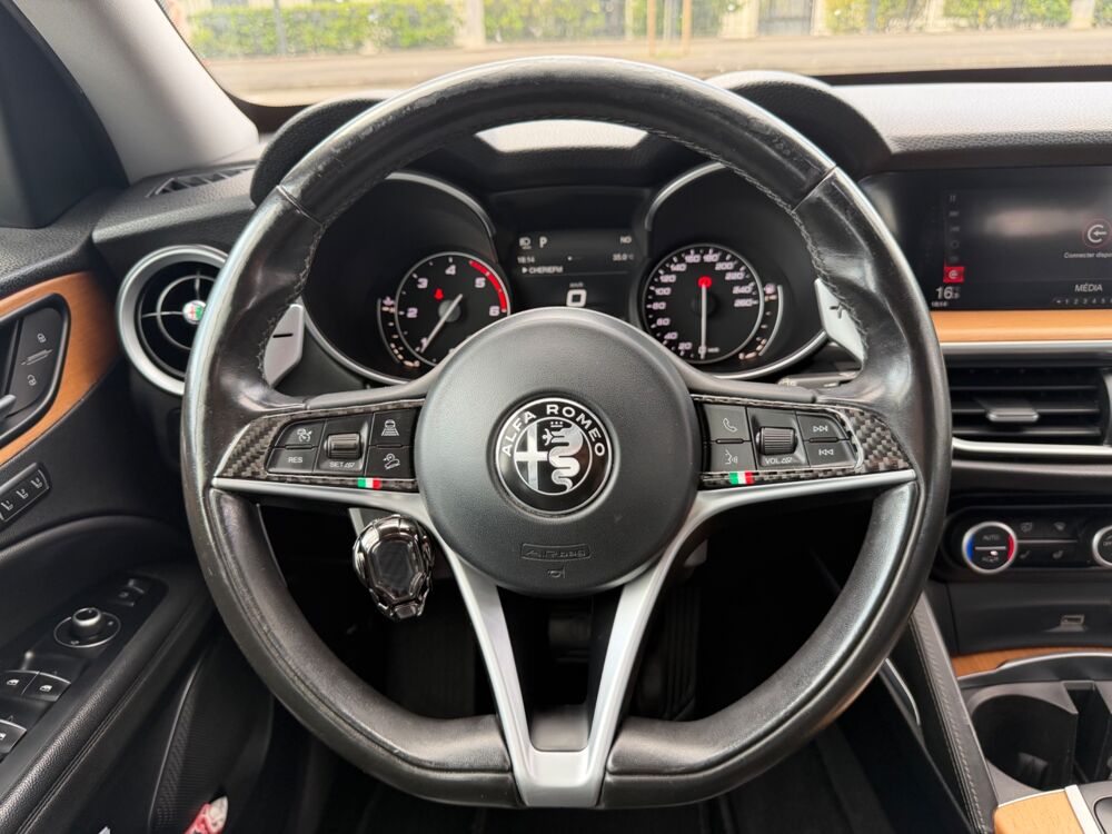 Stelvio 2.2 D 210 CH LUSSO Q4 BVA COURROIE DE DISTRIBUTION OK / CAM&Eacute; 2017 occasion 40000 Mont-de-Marsan