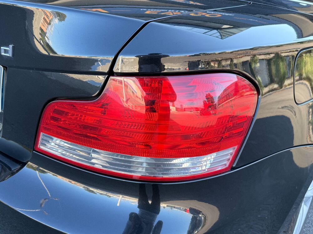 S&eacute;rie 1 CABRIOLET E88 118d 145ch LUXE 2009 occasion 26000 Valence
