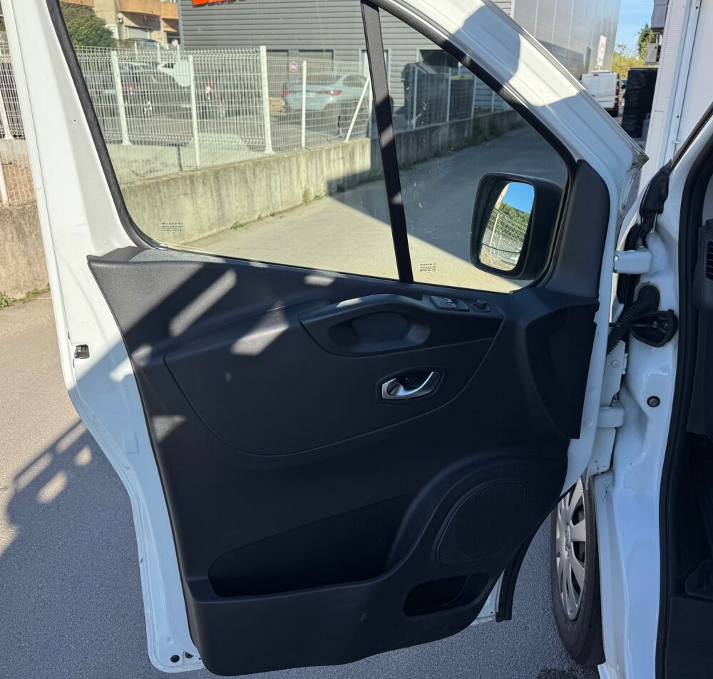 Trafic FOURGON L1H1 1000 KG DCI 95 E6 GRAND CONFORT // ENTRETIEN CO 2019 occasion 34430 Saint-Jean-de-V&eacute;das
