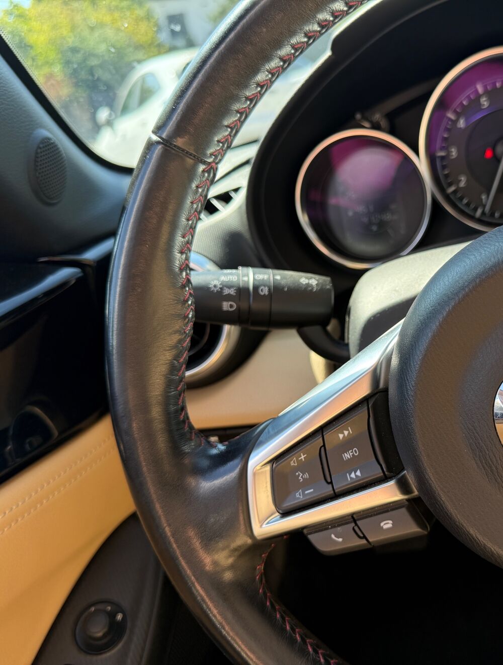 MX-5 ROADSTER 1.5 SKYACTIV-G 130 CH CHERRY TOP 2018 occasion 25000 Besan&ccedil;on