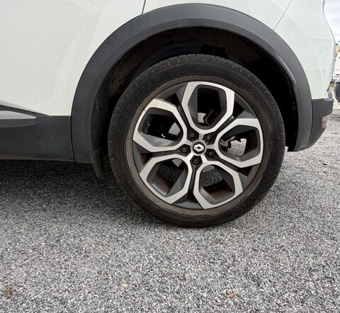 Captur 1.6 E-Tech full hybrid 145ch Techno / Entretien Constructeur 2022 occasion 64122 Urrugne