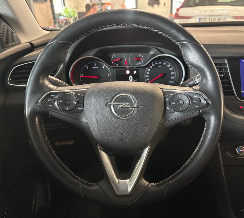 Grandland x 1.6 TD 120 Ch BLUE-INJECTION ELITE NAVI 4X2 BVA START-STOP 2018 occasion 79000 Niort