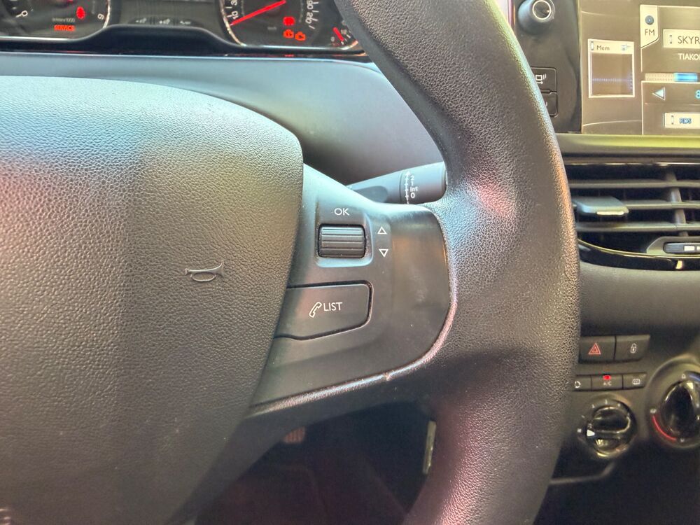 208 GENERATION-I 1.6 E-HDI 90Ch ACTIVE - BLUETOOTH - REGULATEUR 2012 occasion 76150 Saint-Jean-du-Cardonnay
