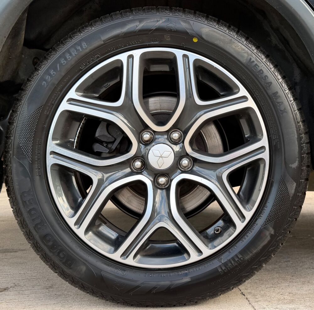 Outlander III (2) 2.2 DI-D INTENSE NAVi 4WD AUTO + ATTELAGE + SI&Egrave;GES A 2016 occasion 54000 Nancy