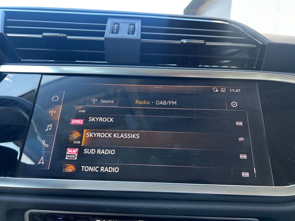 Q3 1.5L 35 TFSI 150ch DESIGN / APPLE CARPLAY SANS FIL + SIEGES 2019 occasion 38420 Le Versoud