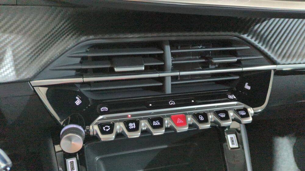 208 HYBRID 145ch ALLURE + APPLE CARPLAY + AIDE AU STATIONNEMENT 2026 occasion 38420 Le Versoud