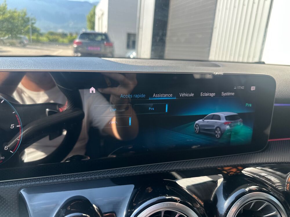 Classe A 2L 200D 150ch AMG LINE / CAMERA DE RECUL / PEINTURE GRIS MAT 2019 occasion 38420 Le Versoud