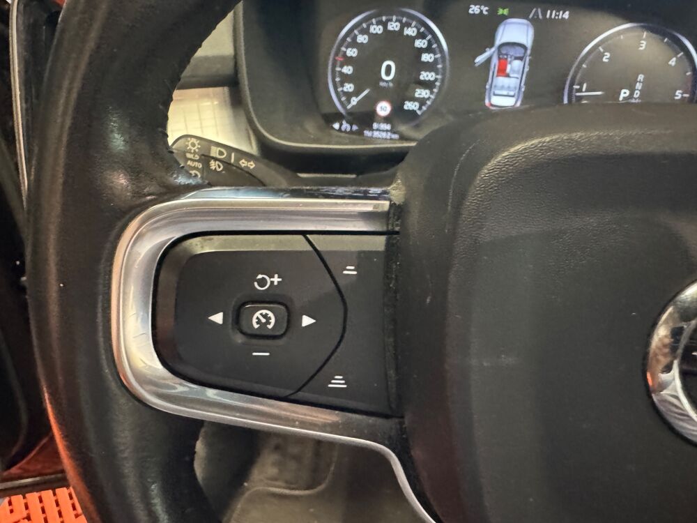 XC40 2.0 D3 150 INSCRIPTION LUXE 2WD GEARTRONIC BVA 2018 occasion 83600 Fr&eacute;jus
