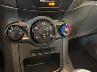 Fiesta 1.5 TDCI 75 Ch -TREND - DISTRIBUTION OK 2013 occasion 79000 Niort