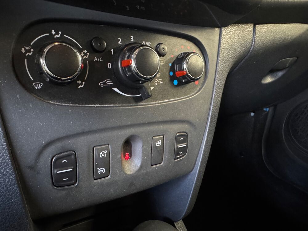 Sandero 1.5 DCI 90 Ch -STEPWAY - DISTRIBUTION OK 2015 occasion 79000 Niort