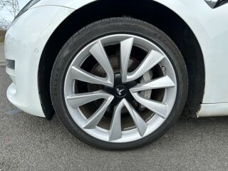 Model 3 LONG RANGE DUAL MOTOR 4WD / SOH 80% 400 Km AUTONOMIE 2019 occasion 44220 Cou&euml;ron