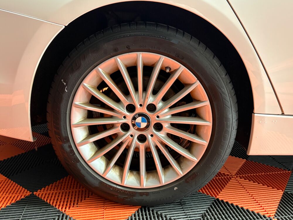 S&eacute;rie 3 2.0 318 D 150 CH LUXURY / TOIT OUVRANT / RADARS AV & AR / SI 2016 occasion 29000 Quimper