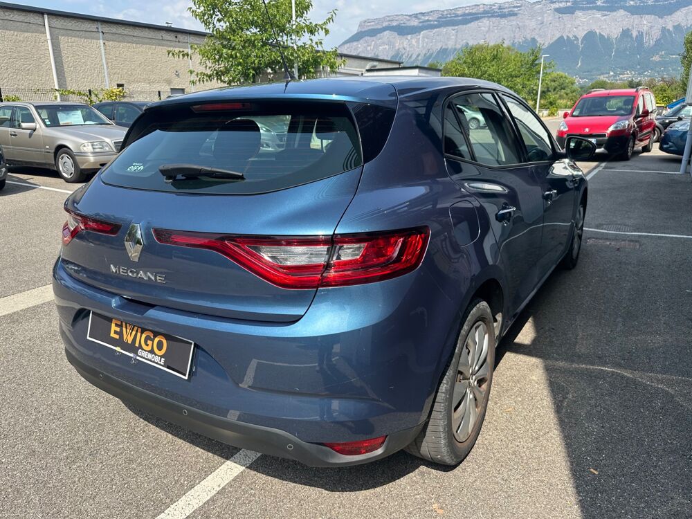 M&eacute;gane 1.2L TCE 100ch / LIFE / 1ERE MAIN / RADAR DE RECUL 2017 occasion 38420 Le Versoud