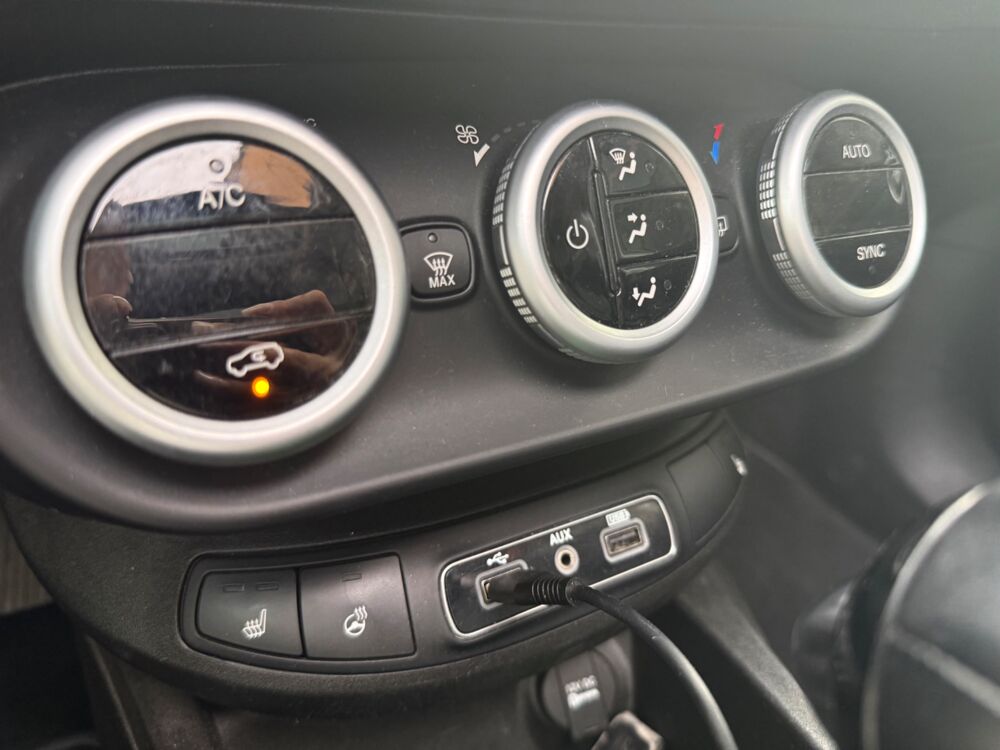 500 X 1.6 MJT 120 S-DESIGN 4X2 DCT BVA TOIT OUVRANT CARPLAY 2018 occasion 25000 Besan&ccedil;on
