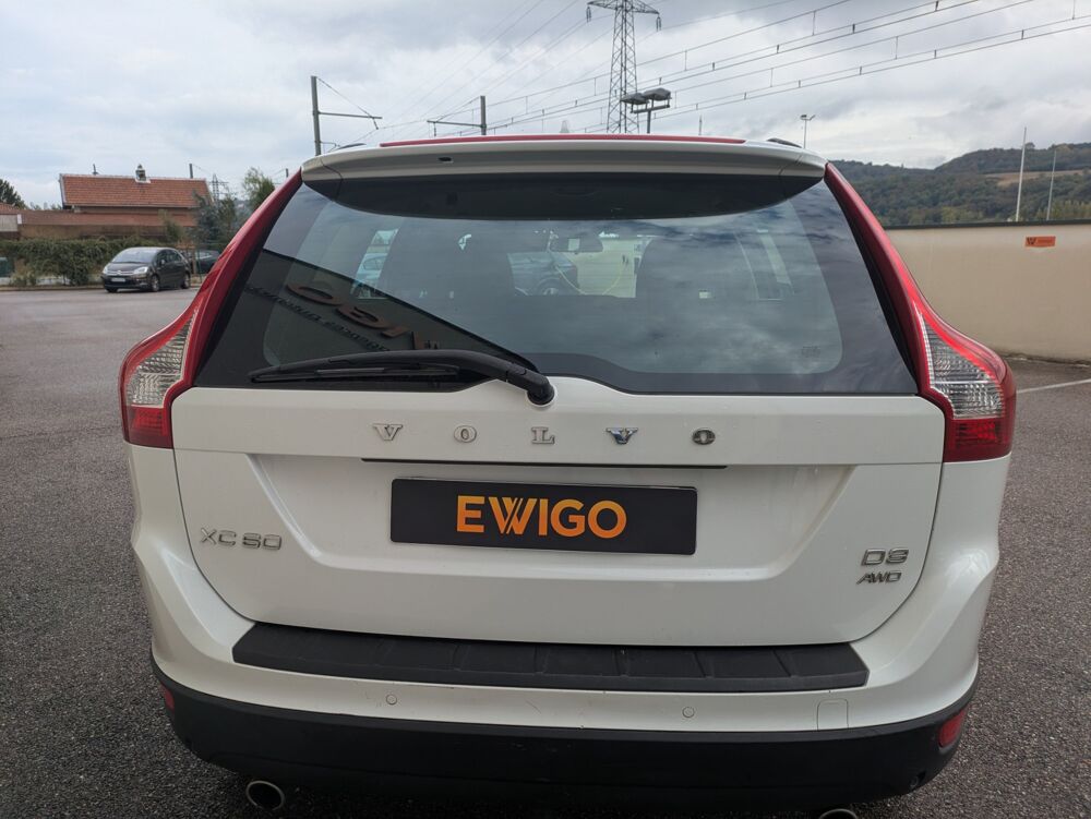 XC60 2.4 D3 165cv KINETIC AWD / PREMIERE MAIN / ATTELAGE / RADAR 2011 occasion 69420 Ampuis