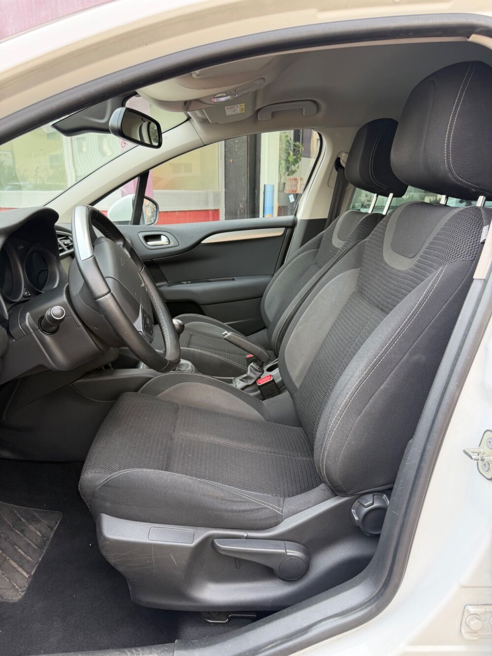 C4 1.2 PURETECH 110CV - MILLENIUM - ENTRETIEN COMPLET 2016 occasion 69150 D&eacute;cines-Charpieu