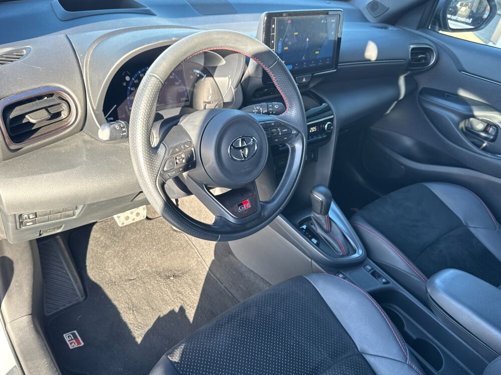 Yaris CROSS 1.5 116h Hybride GR Sport BVA / 1&egrave;re main / Entretien 2023 occasion 64122 Urrugne