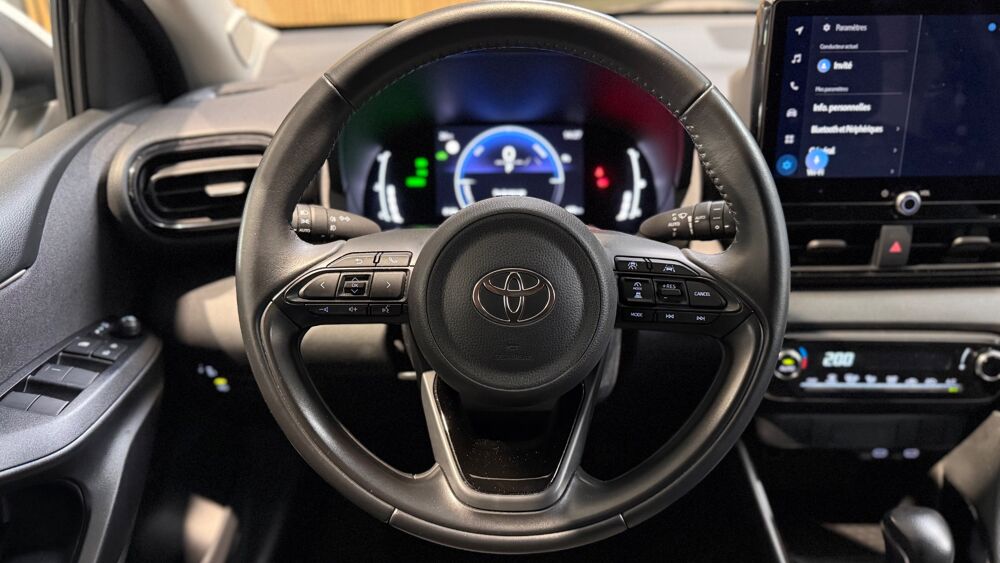 Yaris 1.5 VVTI 116ch HYBRIDE DESIGN - PACK CONFORT - REGULATEUR A 2024 occasion 33610 Cestas