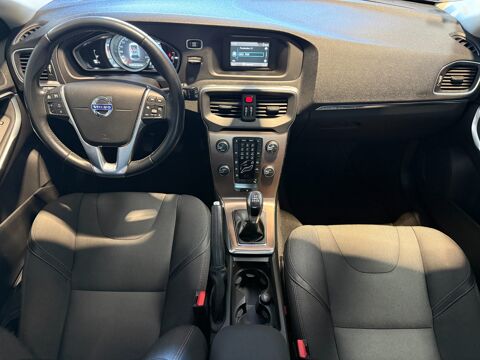 V40 D2 2.0 120 ch MOMENTUM &Ouml;VERSTA EDITION 2015 occasion 65290 Juillan