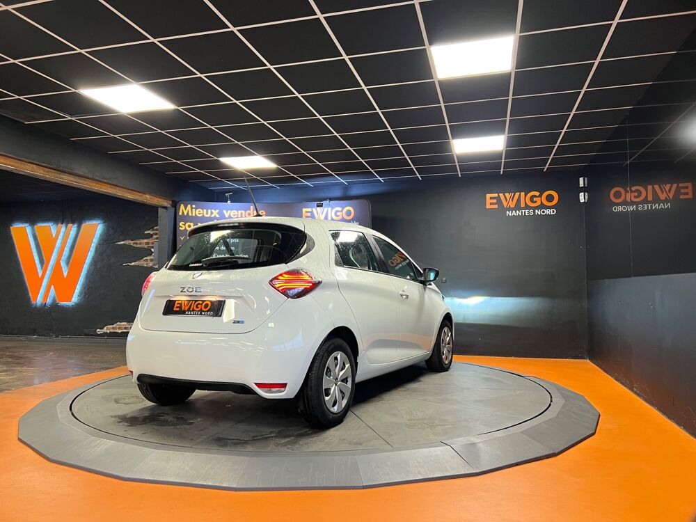 Zo&eacute; R135 E-TECH ZE 52KWH ACHAT-INTEGRAL EQUILIBRE BVA // APPLE C 2022 occasion 44300 Nantes