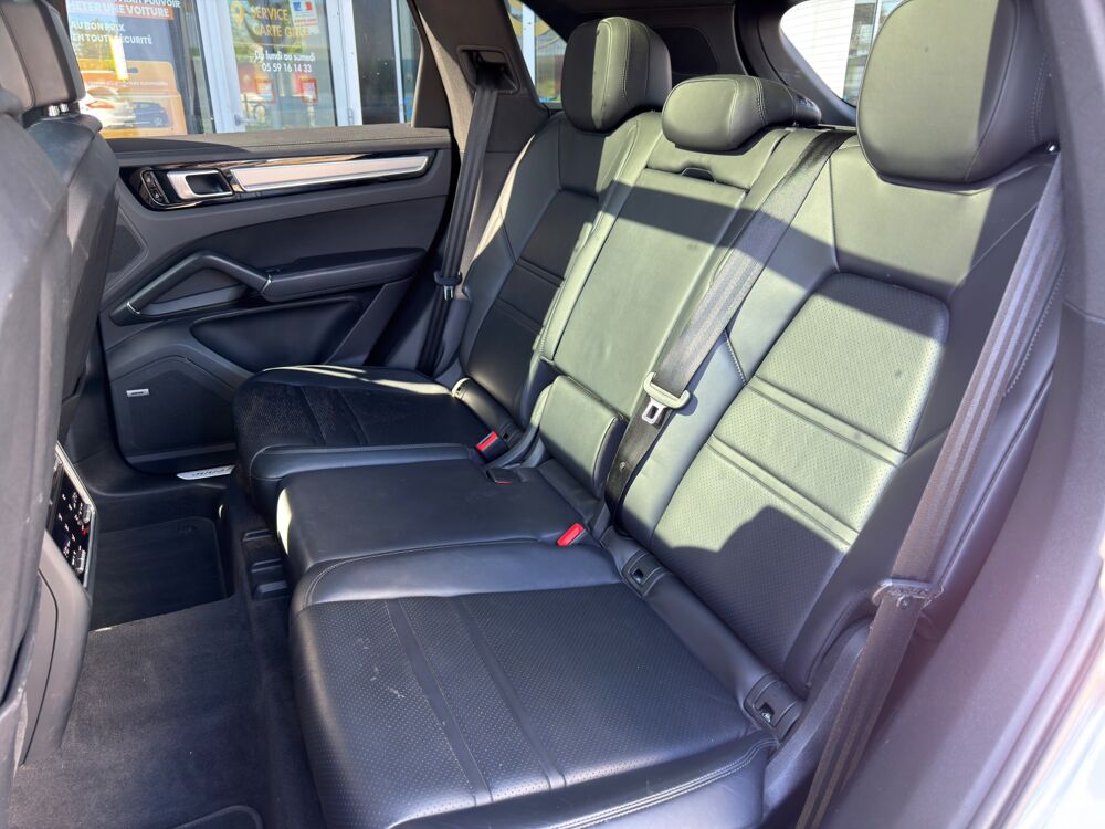 Cayenne 3.0 E-HYBRID 462 CH PLATINUM EDITION 2021 occasion 64320 Idron
