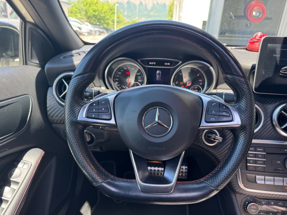 Classe A 1.5L 180D 110ch FASCINATION PACK AMG / TOIT OUVRANT PANORAMI 2017 occasion 38420 Le Versoud