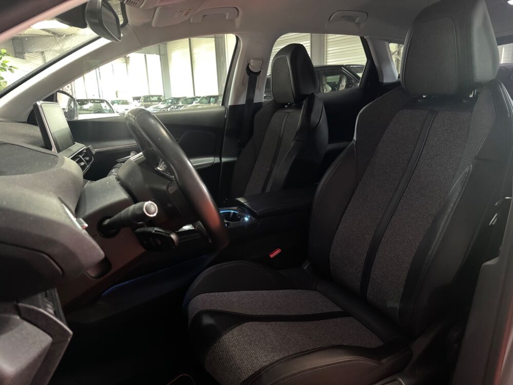 3008 GENERATION-II 1.6 120 CH ALLURE / CAMERA 360 / CARPLAY / COU 2017 occasion 29000 Quimper