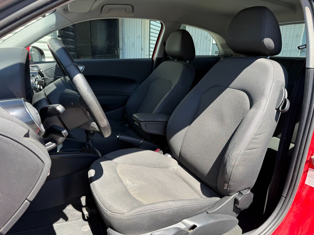 A1 1.6 TDI 90ch AMBIENTE 2013 occasion 17100 Saintes