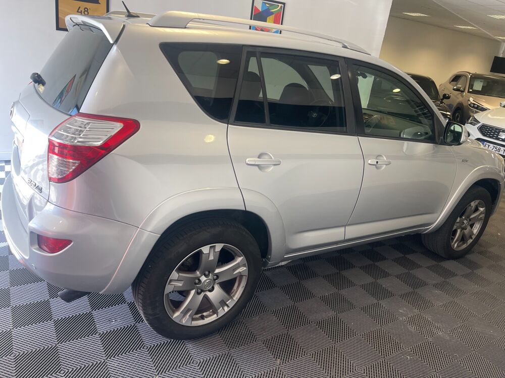 RAV 4 2.2 D4D DCAT 150 ch VXE GPS 4X4 BVA + TOIT OUVRANT + INSTALL 2009 occasion 21850 Saint-Apollinaire