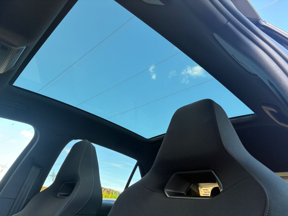 Born V 204CH L 58 KWH V - TOIT PANORAMIQUE FERME - JANTE BLIZZARD 2023 occasion 69400 Arnas