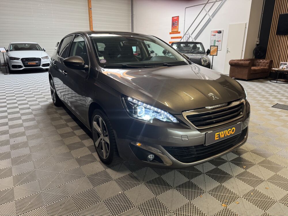 308 GENERATION-II 1.2 130ch FELINE 1ERE MAIN TOIT PANORAMIQUE/ D 2014 occasion 78125 Gazeran