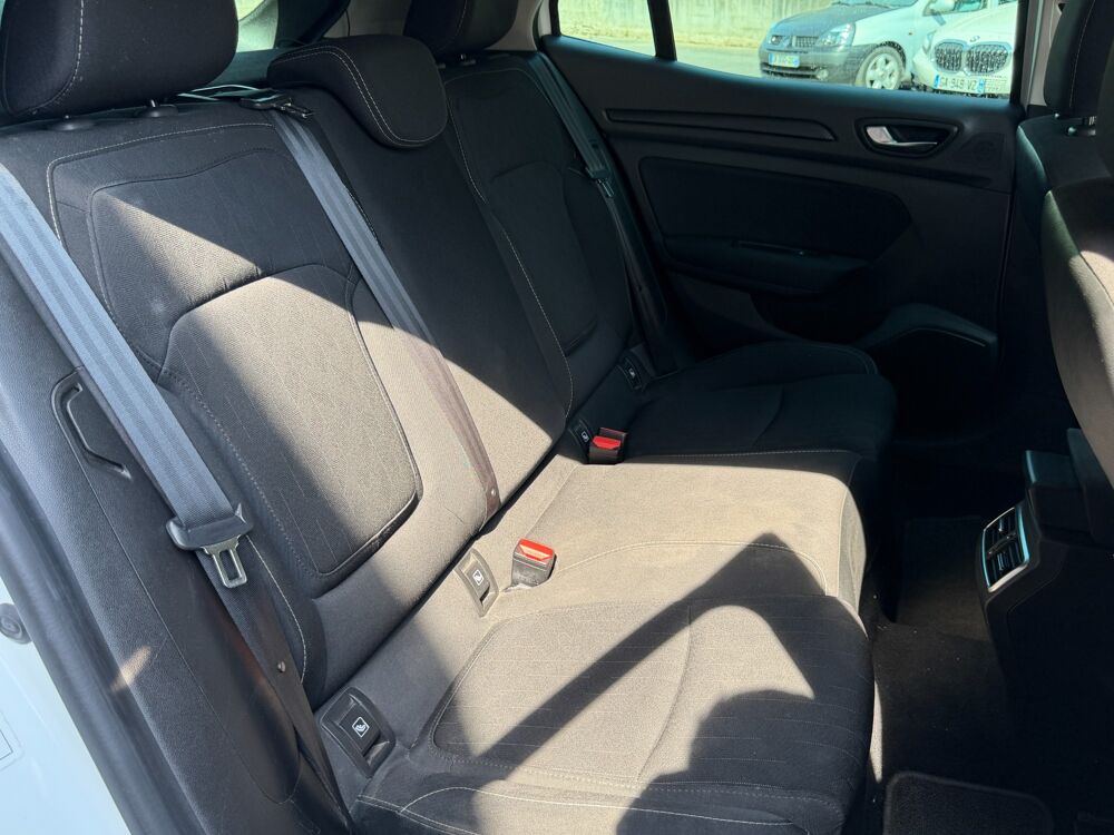 M&eacute;gane IV (4) 1.3 TCE 140 ch LIMITED EDC 2018 occasion 65290 Juillan